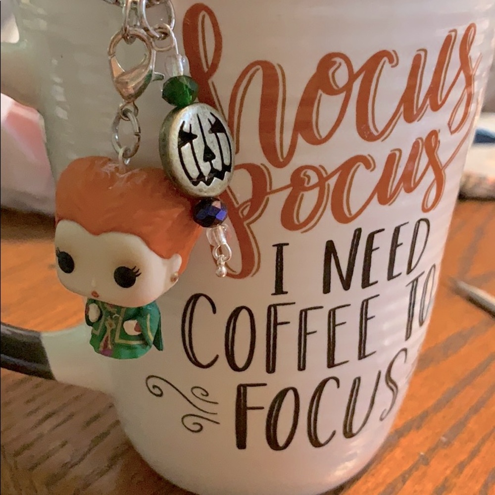 ❌Sold❌Winifred Sanderson keychain